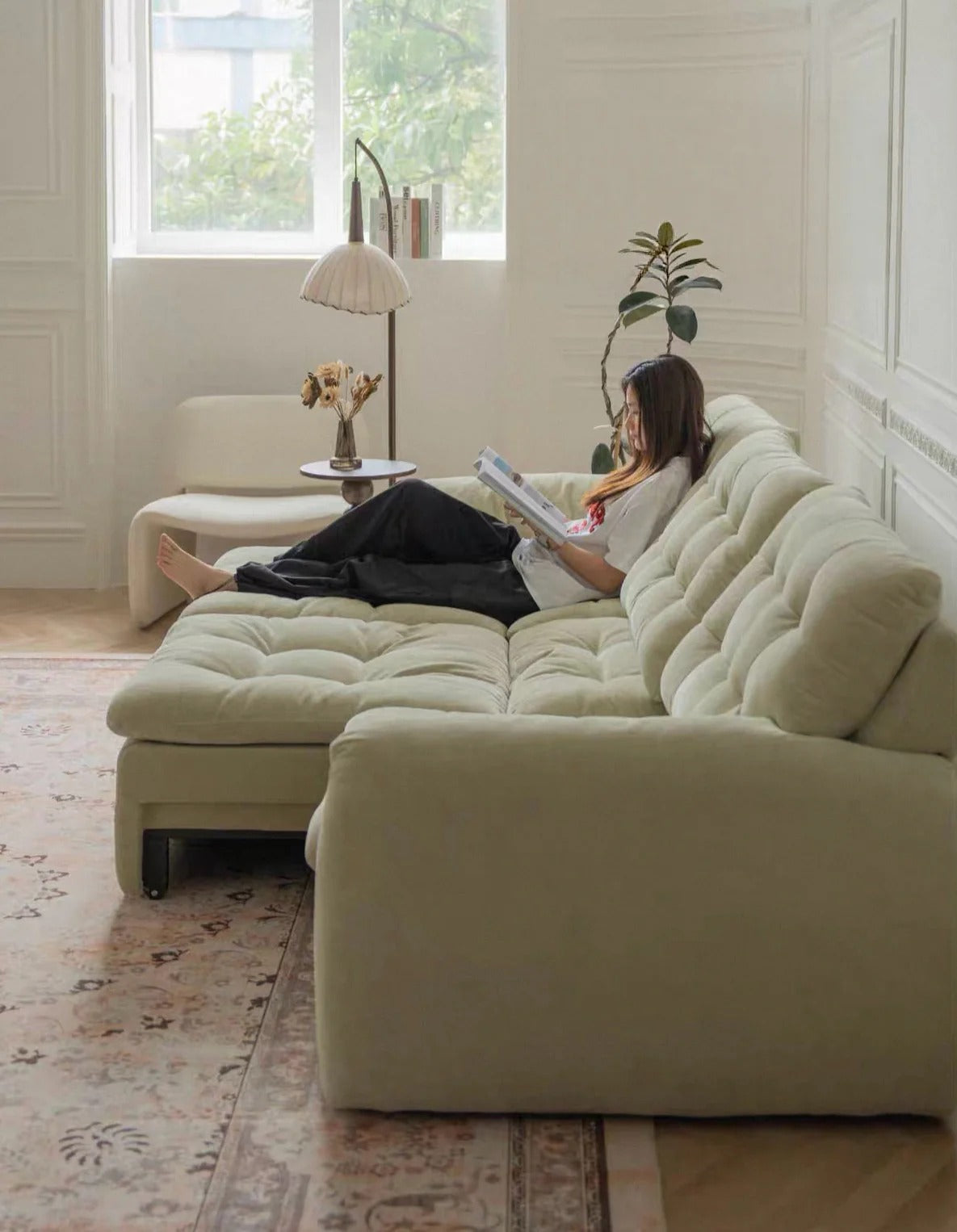 Tiffany Extendable Sofa | Seats 2 to 5 | Chenille Fabric